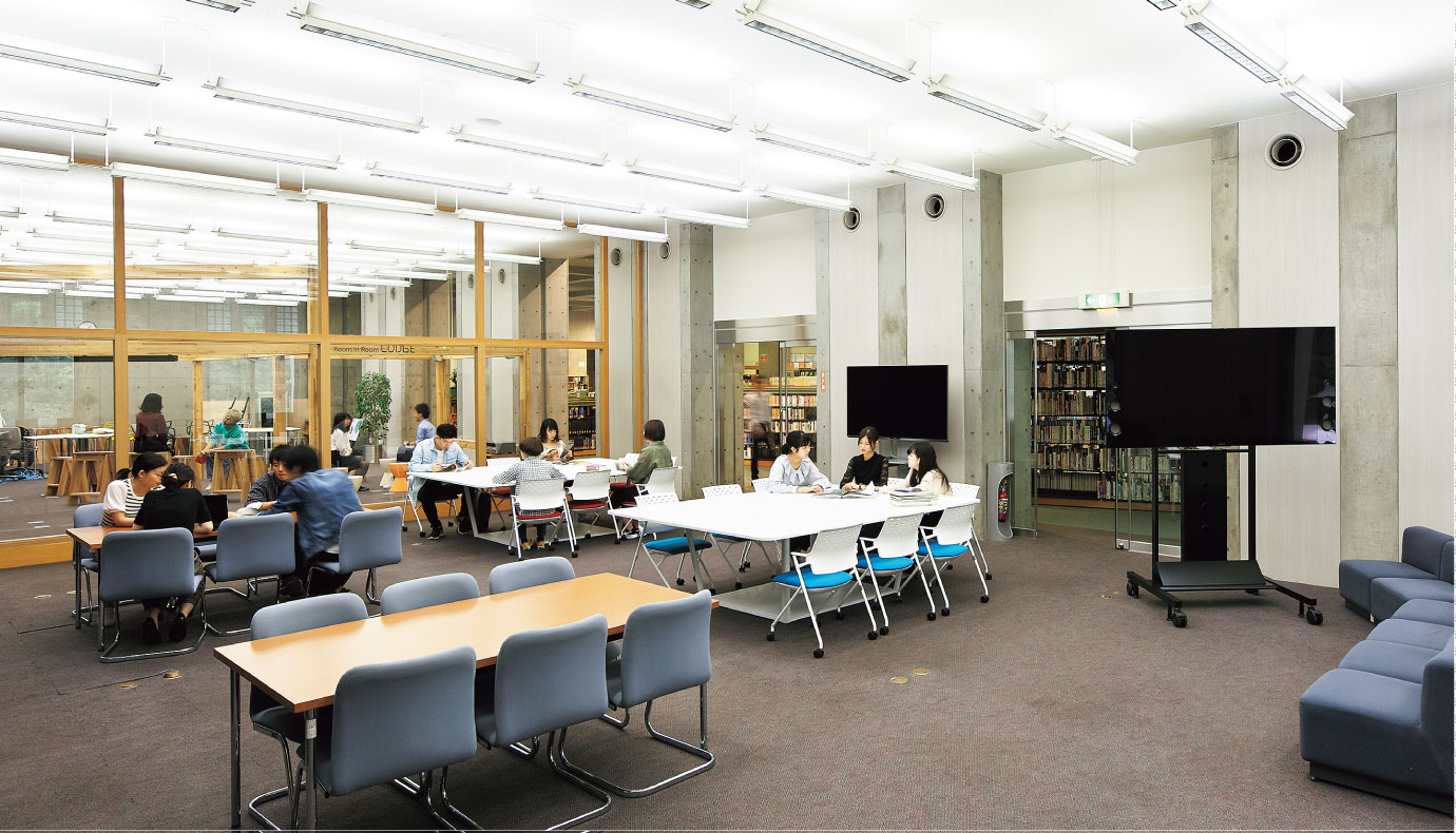 集い、つながり、学びあう。学生のための新たな“学び場”4つのコモンズがオープン