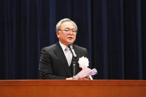 川上学長式辞の様子