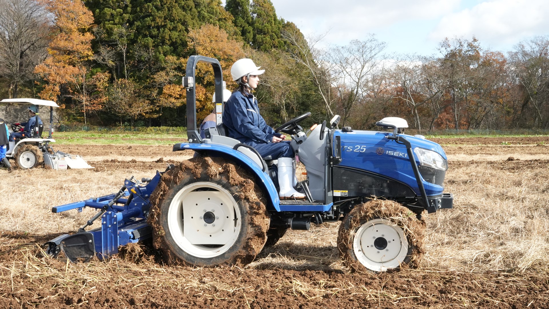 11/30食産業学群の学生を対象とした「耕運機・トラクターの安全な